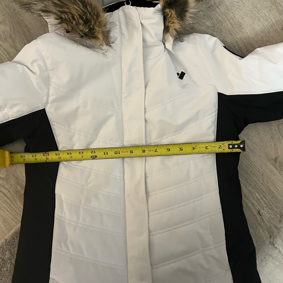 Obermeyer Tuscany II jacket size 6P. Beautiful, pristine Like New. Zero marks. - Picture 14 of 14